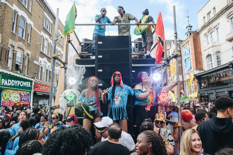 Notting Hill Carnival crowds flee in terror from machete-wielding thug